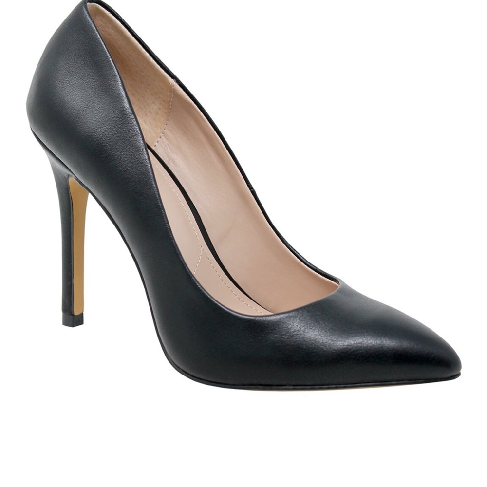 Black High Heel Pumps